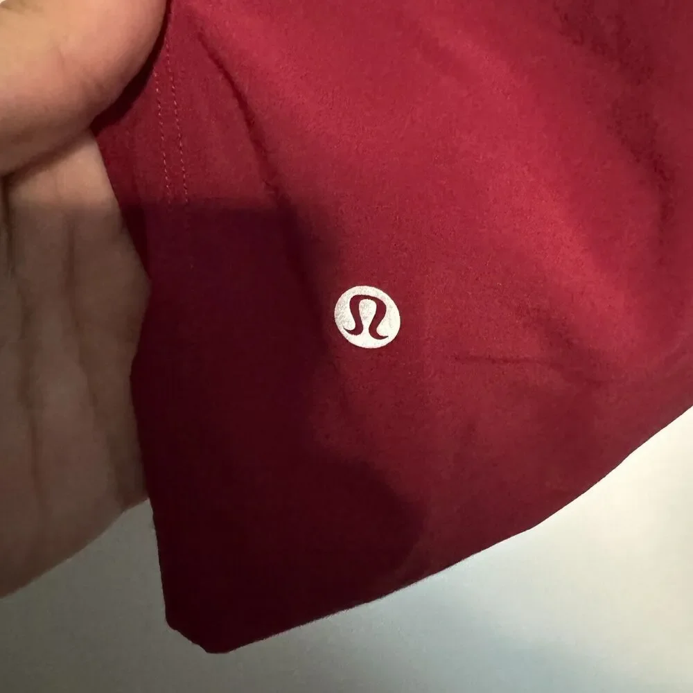 Lululemon THE Shorts Mens Small Red Lined Workout Train Gym Performance Stretch